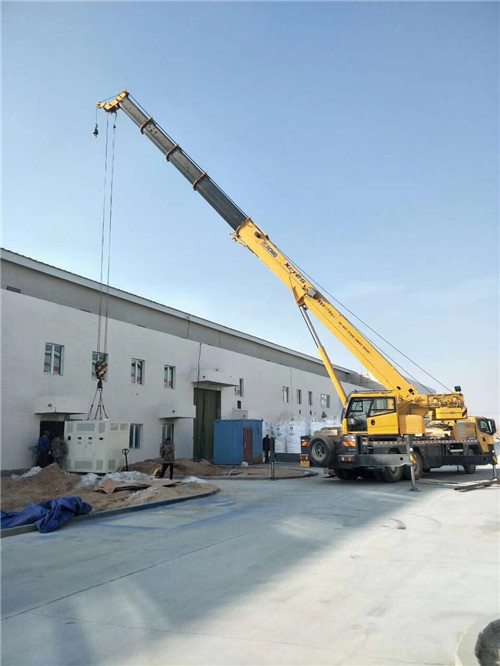 昂昂溪区“超载就喊停”—— 吊车的 “重量保镖” 技术